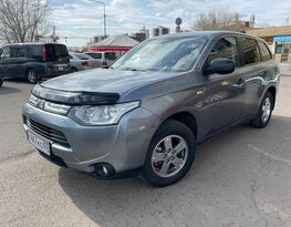 Toyota LandCruiser 200 Alpha Car автопрокат фото Toyota LandCruiser 200 Alpha Car автопрокат фото